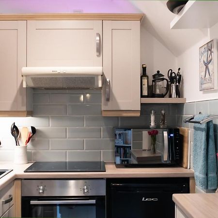 Wendy House Villa Eastbourne Bagian luar foto